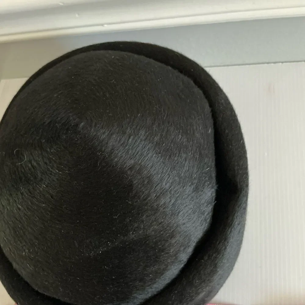 Vintage Trevi faux fur black hat size 22